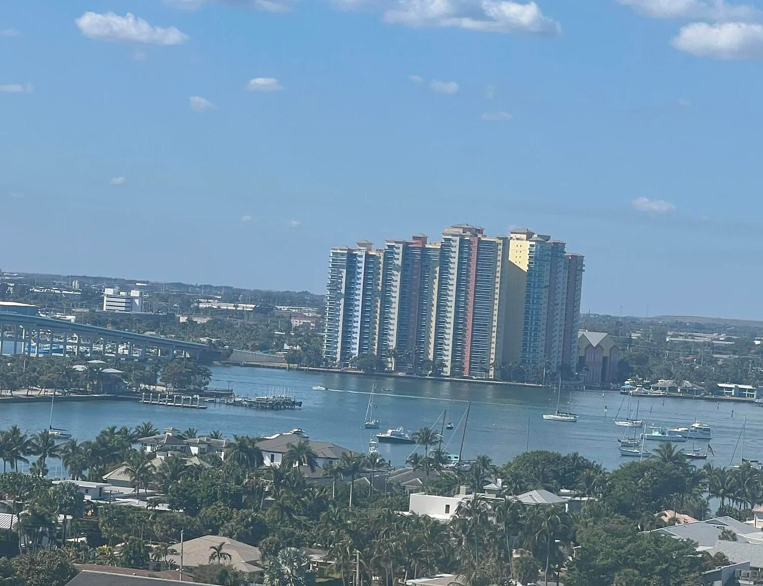 2 bed, 2.0 bath, 1566 sqft, $6,900 — Photo 2