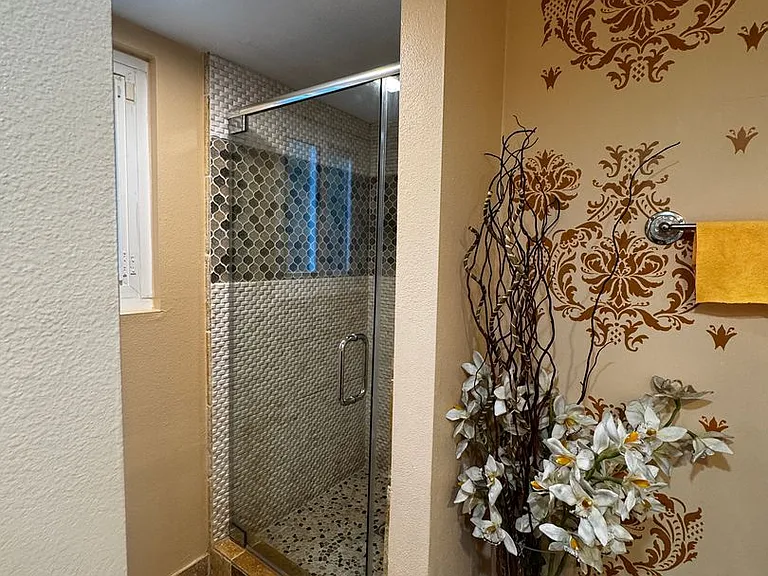 1580 Valecroft Ave — Photo 21