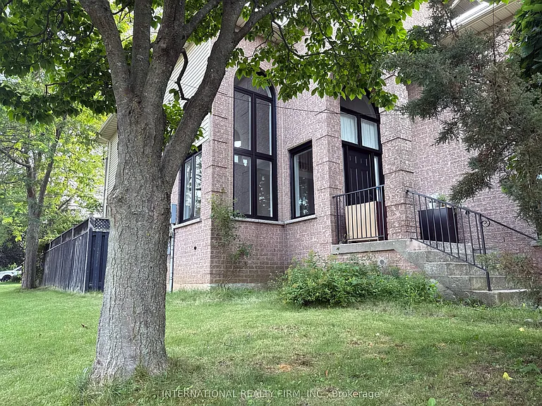 43 Falconridge Dr — Photo 1
