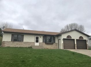 256 Westgate Ter, Winsted, MN 55395