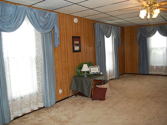 4th image of 206 13th St E