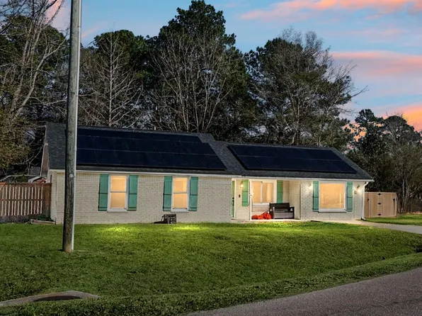 203 Violet Dr, Summerville, SC 29483