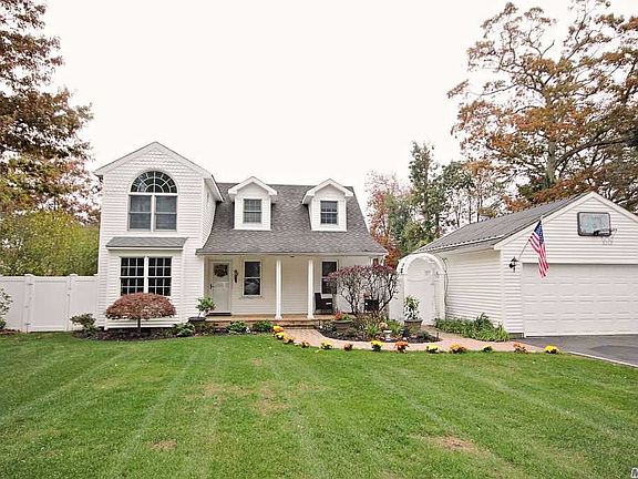 2nd image of 31 Lincoln Dr