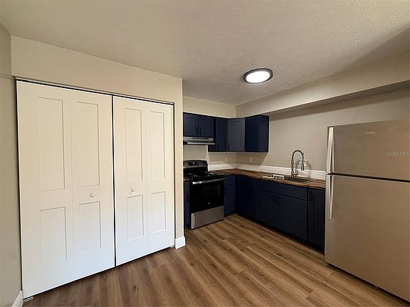 4th image of 3900 SE 17TH COURT