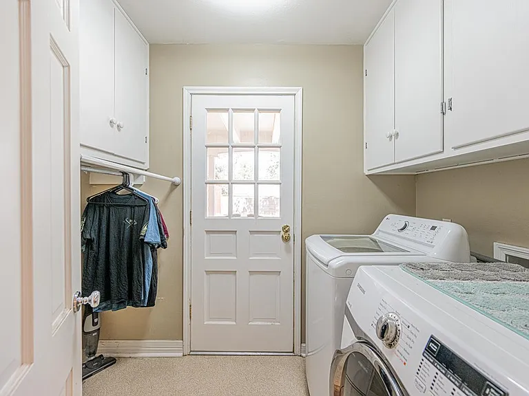2818 Frontier Dr — Photo 11