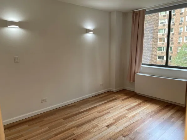 347 West 57th Street image 12 of 33