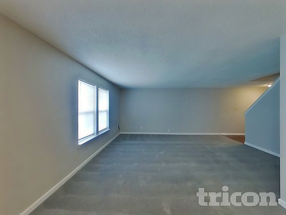 3rd image of 121 Winterwood Dr