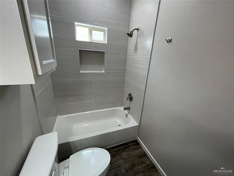 5805 Sandpiper Ave #4 — Photo 12
