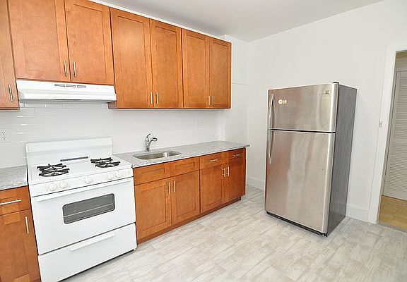 5th image of 50-17 45th St #2R