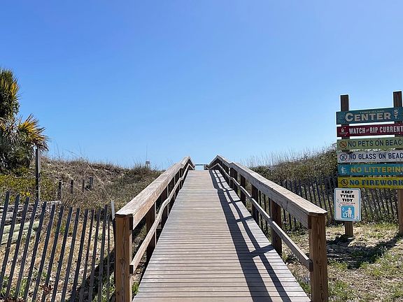 Center street is one of three ways to access the beach from Beachside Colony Resort and the condo.