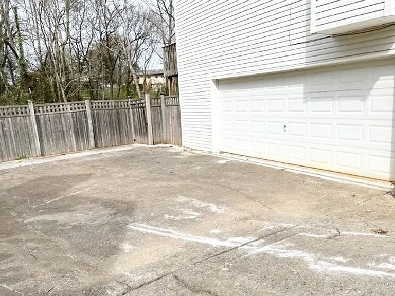 1301 Woodridge Dr — Photo 18