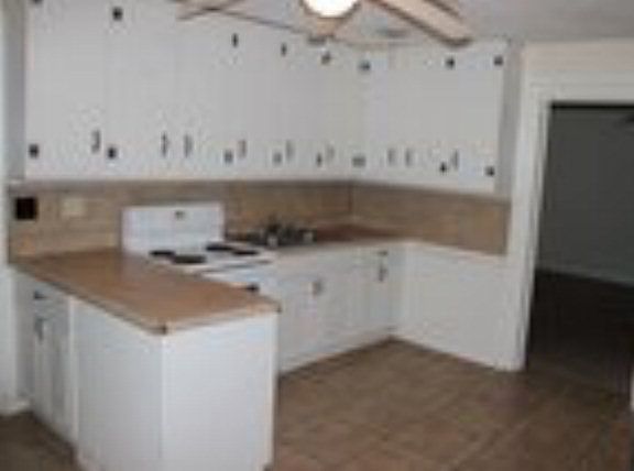 4th image of 216 Railroad St