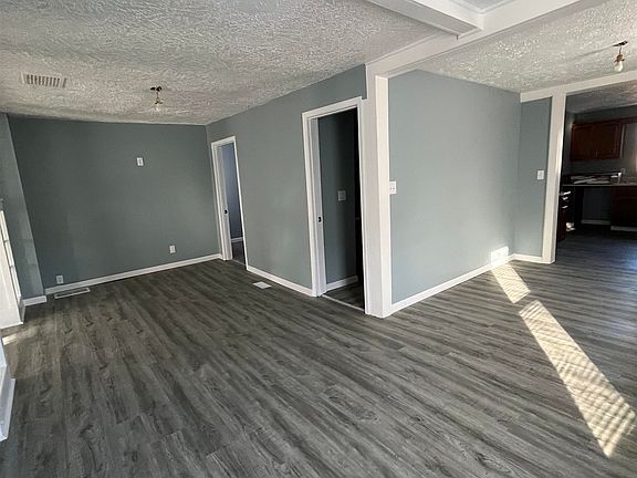 5th image of 1122 W 6th St