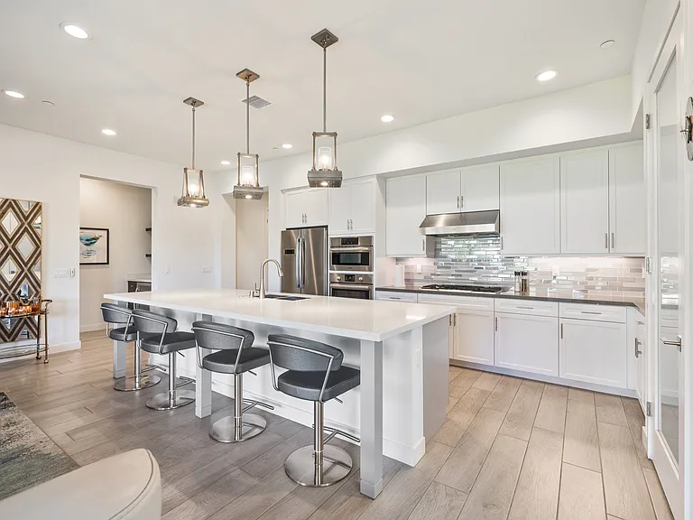 1701 Retreat Cir — Photo 15