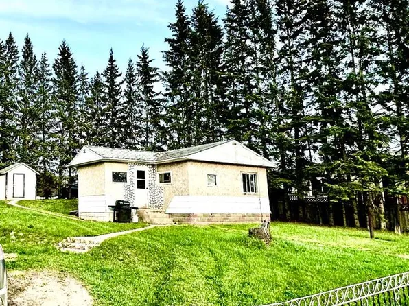 905 & 909 W 10th St, Lac La Biche County, AB T0A 1Z0