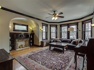 2nd image of 6258 N Lakewood Ave #1