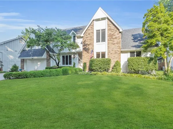 4924 Somerset Dr, Prairie Village, KS 66207