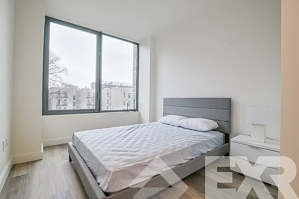 Rented by EXR | media 4