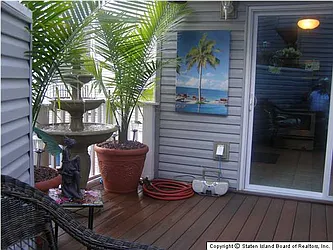 959 Goethals Rd N  image 1 of 19