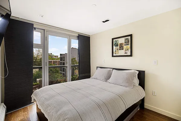 Sold by Compass | media 4