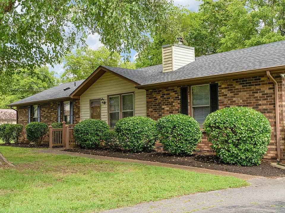 1st image of 144 Creekwood Ln
