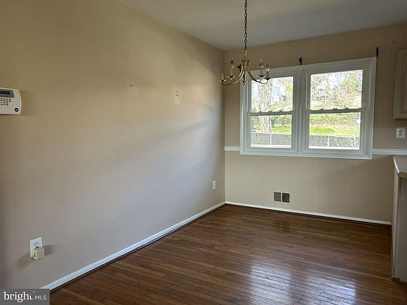 5th image of 1506 Stirling Ct