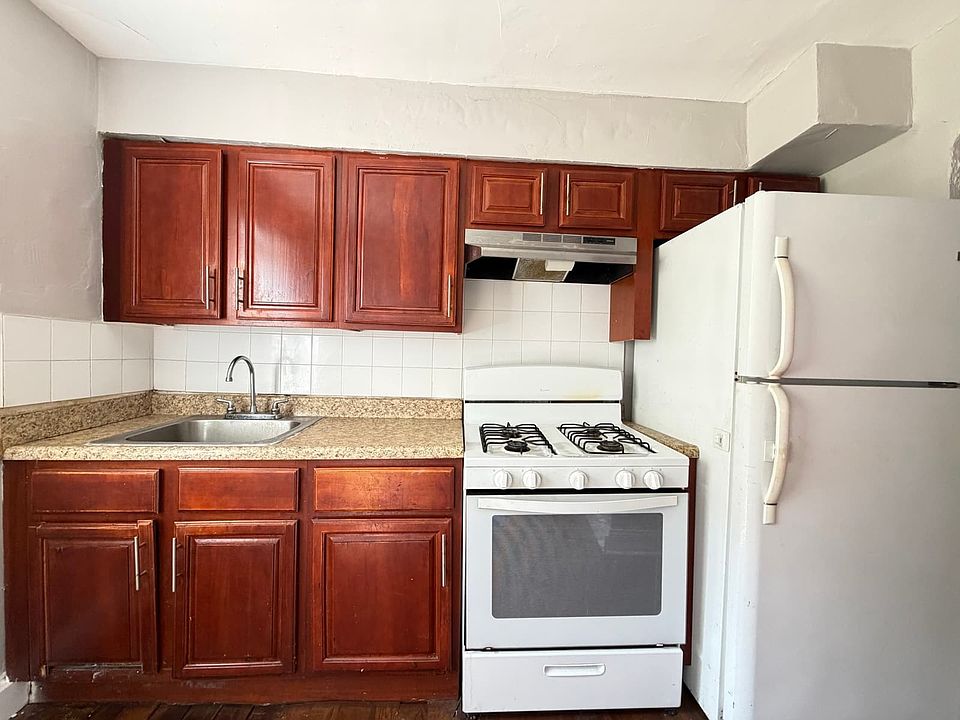 1st image of 72 Crawford St #1