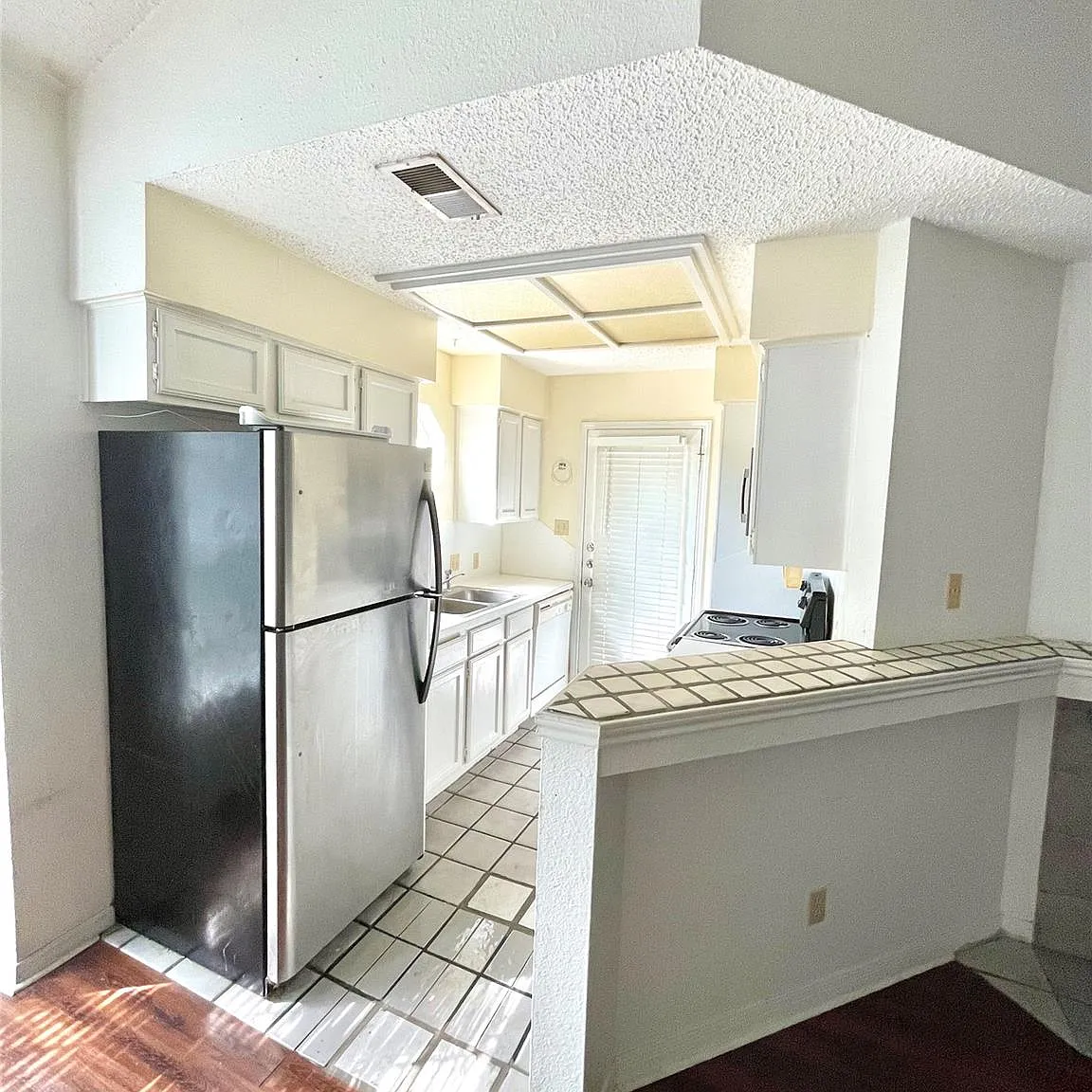 2 bed, 2.0 bath, 784 sqft, $1,700 — Photo 4