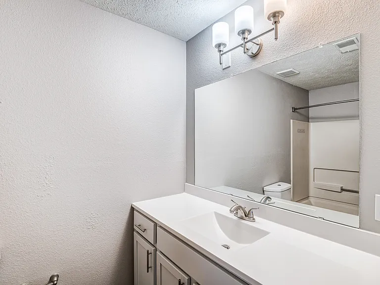 The Pointe at Stafford Apartment Homes — Photo 15