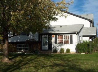 331 Cherrywood Ct, Vernon Hills, IL 60061