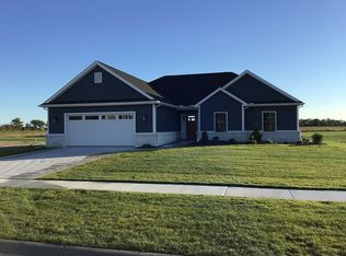 5572 Eagles Landing Dr, Oregon, OH 43616