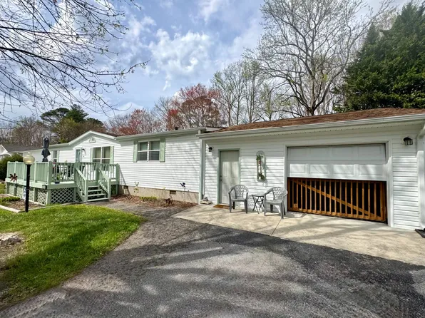 128 Ariel Loop, Hendersonville, NC 28792