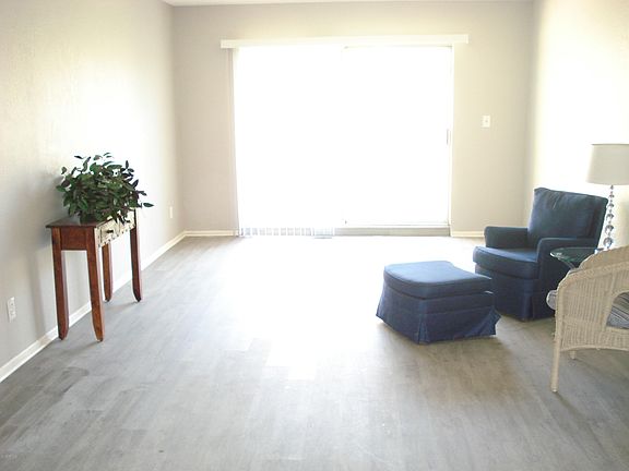 4th image of 13815 N 30th Dr