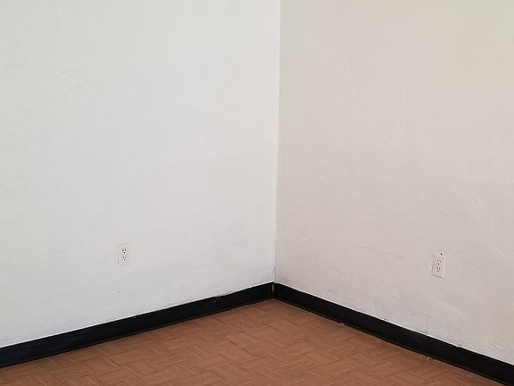 5th image of 3125 E San Antonio Ave