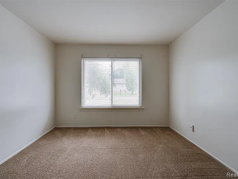 35281 Lewis St #20 — Photo 25