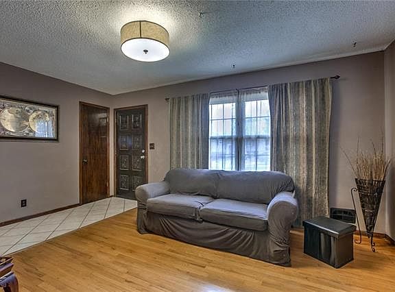 3rd image of 7208 Harvard Dr