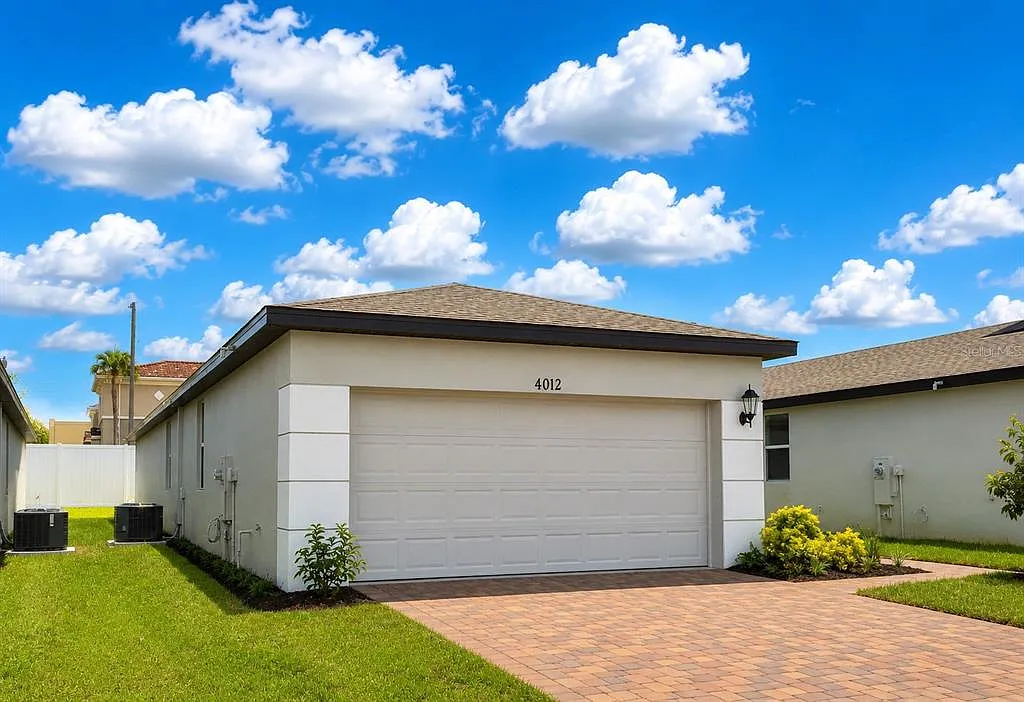 4 bed, 2.0 bath, 1688 sqft, $2,150 — Photo 3