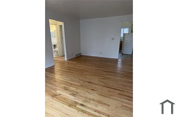 Building Photo - 154 N Pine Ave #2D