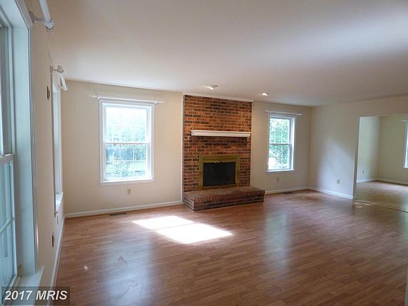 5th image of 11320 Dobbins Ln