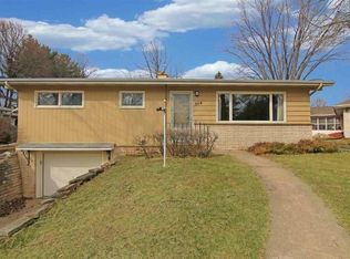 904 Crestview Dr, Madison, WI 53716
