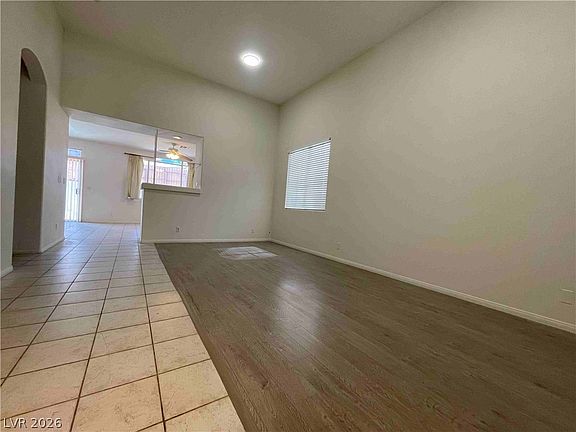 4th image of 531 Curtin Ct
