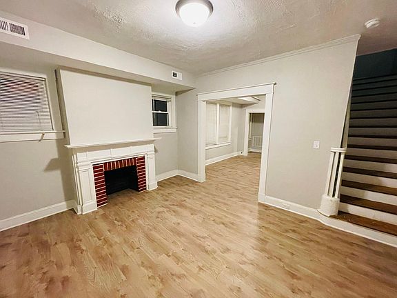 5th image of 44 Pine St