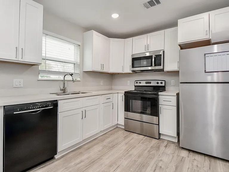 5615 Barremore St #B — Photo 5