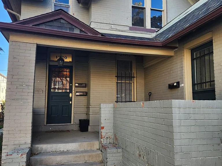 1720 N Pearl St — Photo 25
