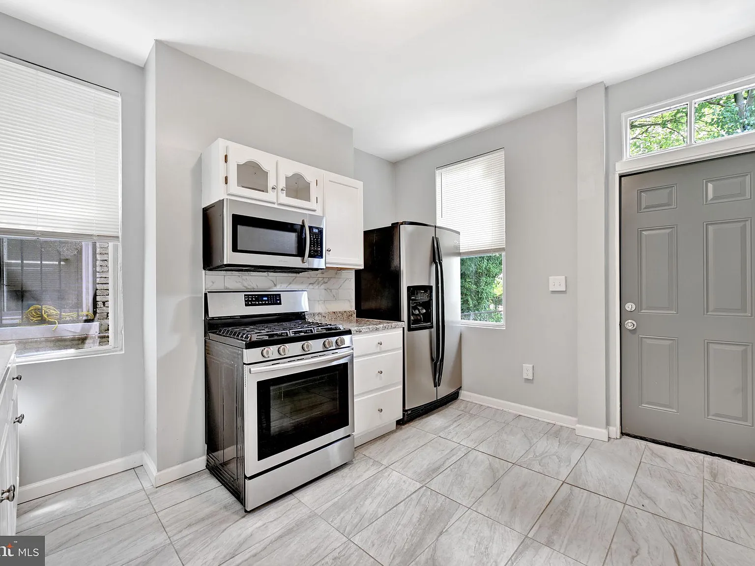 1 bed, 1.0 bath, 1500 sqft, $1,600 — Photo 1
