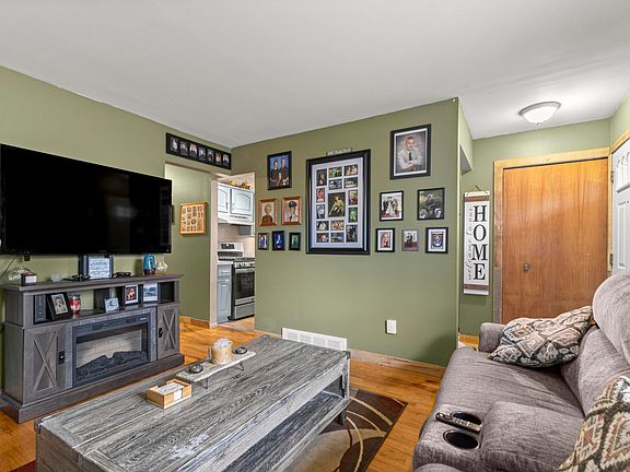 5th image of 33157 Lancashire St