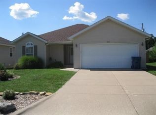 889 W Birch St, Nixa, MO 65714