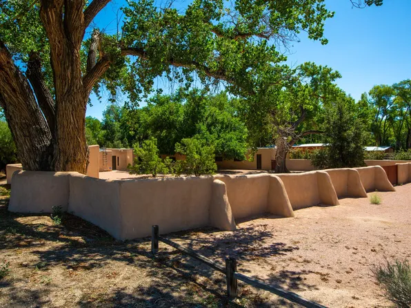 1024 El Pueblo Rd NW, Los Ranchos De Albuquerque, NM 87114