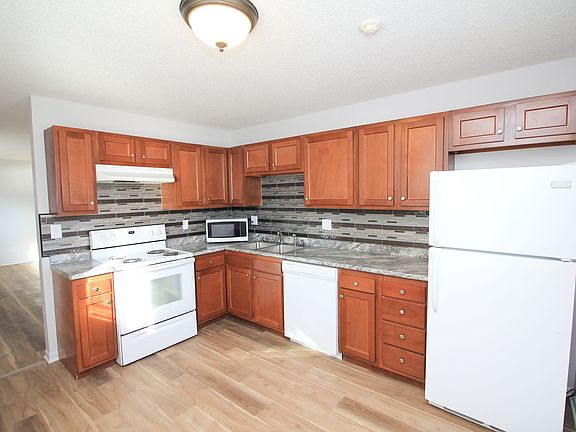 2nd image of 2009 E Nye St APT 4