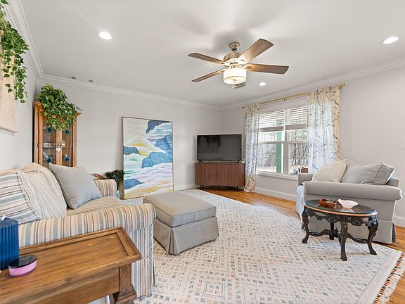 4th image of 130 Bailey Rd